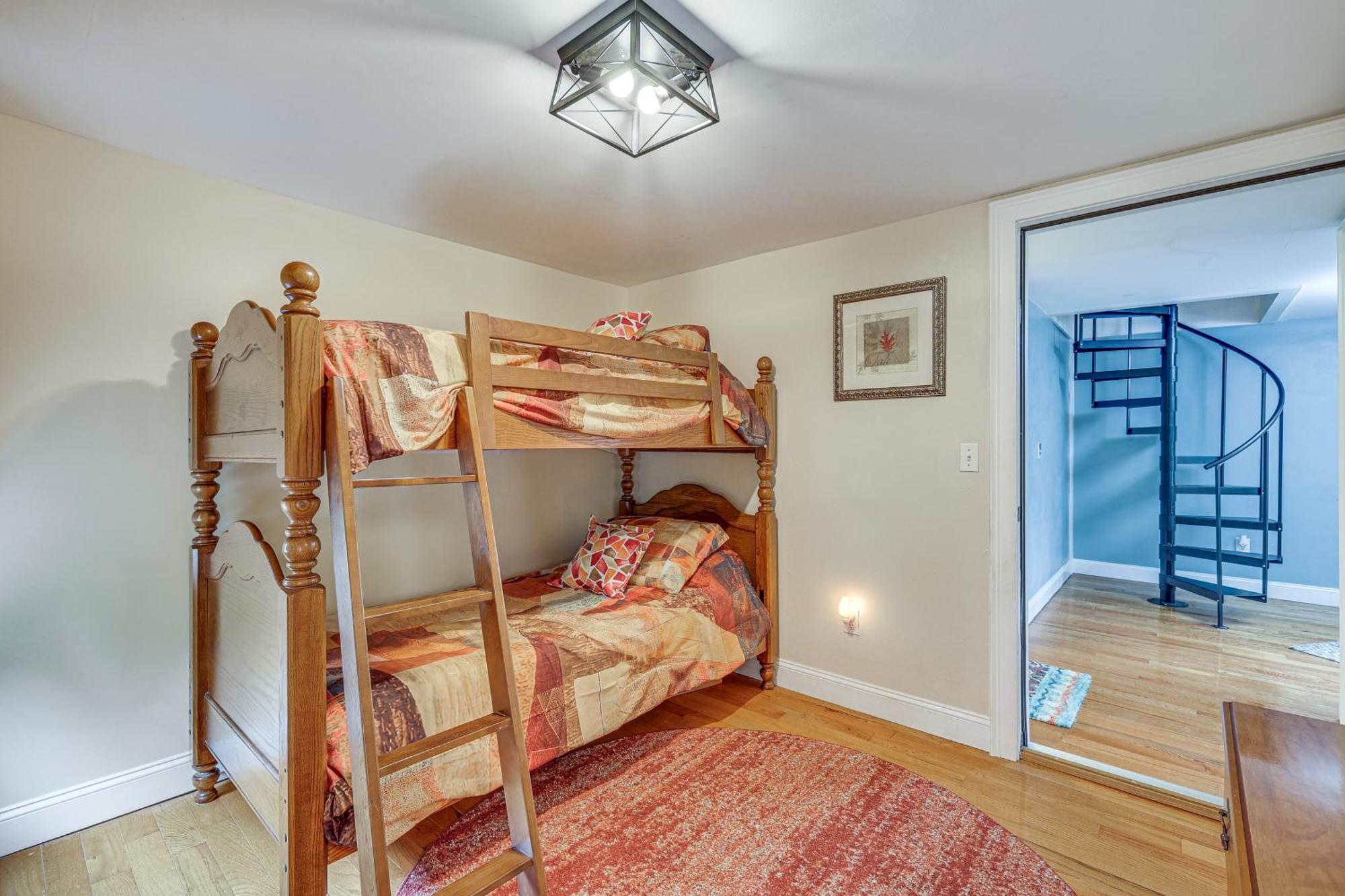 Quintessential New England Home With Patio And Grill! 퍼트넘 외부 사진