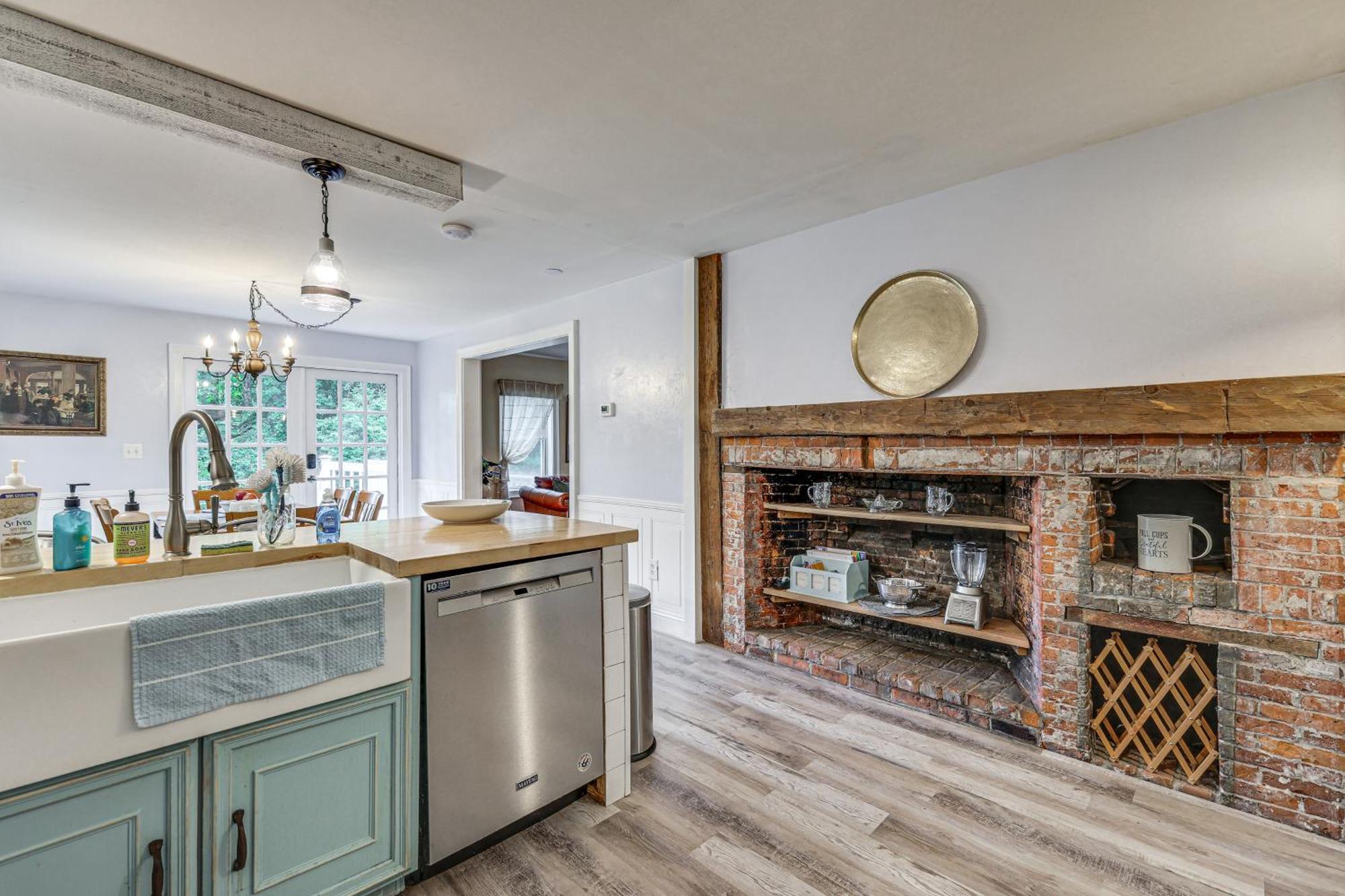Quintessential New England Home With Patio And Grill! 퍼트넘 외부 사진