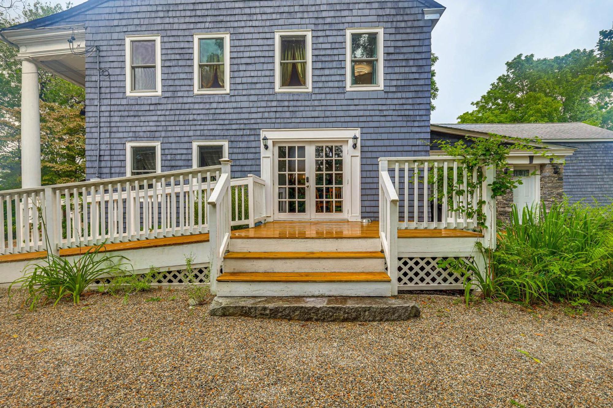 Quintessential New England Home With Patio And Grill! 퍼트넘 외부 사진
