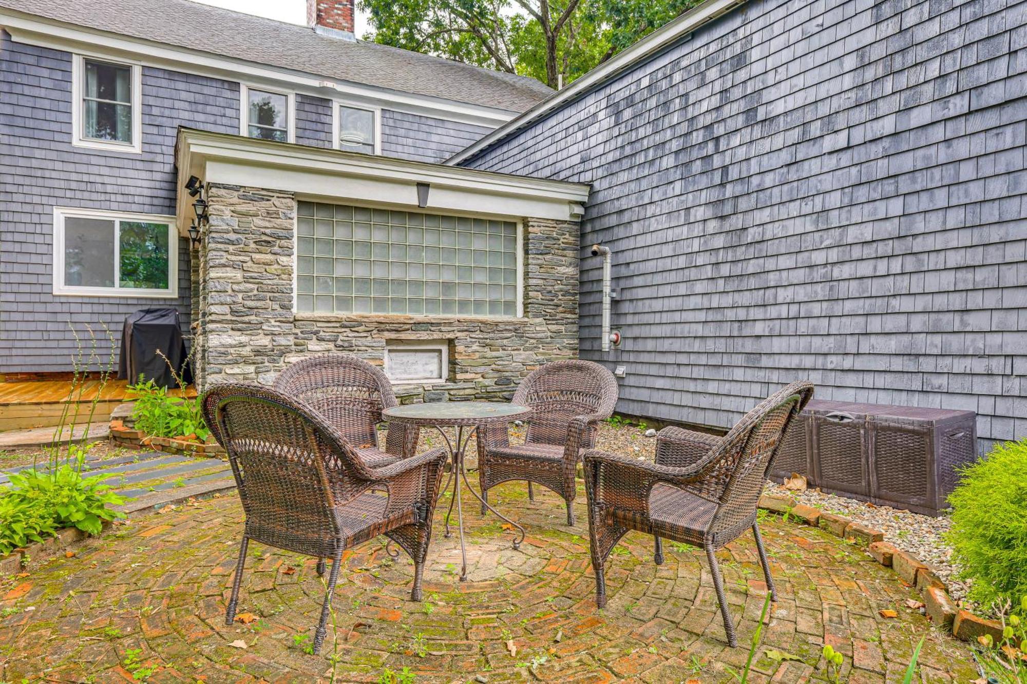 Quintessential New England Home With Patio And Grill! 퍼트넘 외부 사진
