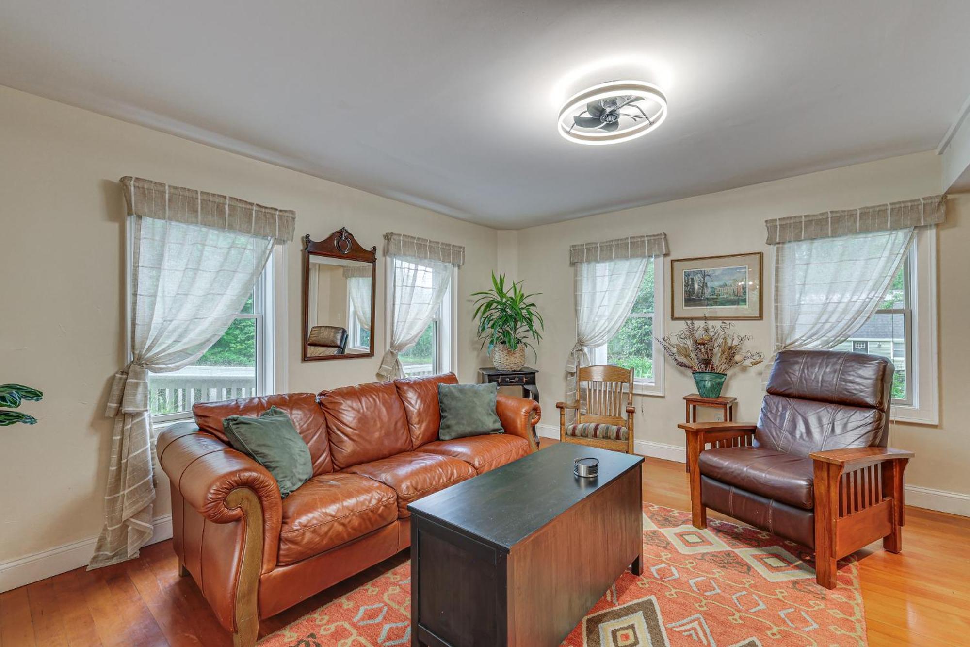 Quintessential New England Home With Patio And Grill! 퍼트넘 외부 사진
